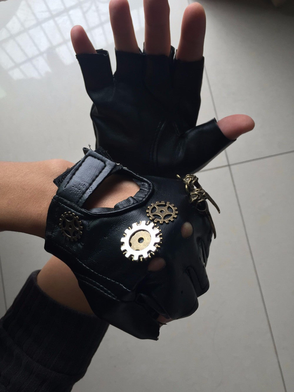 Vintage Steampunk Gear Gloves - Hello Moa